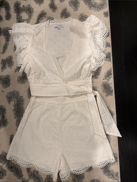 INTERMIX Tops - INTERMIX SET- White Eyelet Top and Shorts with Scalloped Trim.